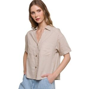 White Linen Short Sleeve Double Pocketed Collared Top NWT